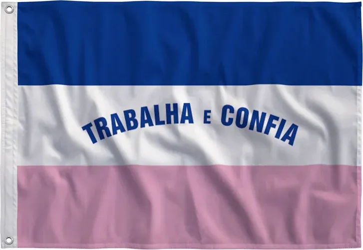 Bandeira do Espírito Santo esticada, vista de frente